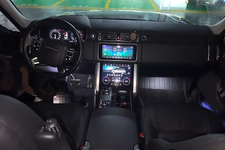 Used Land Rover Range 2020 3.0 L6 Long-Wheelbase Legacy Interior 2