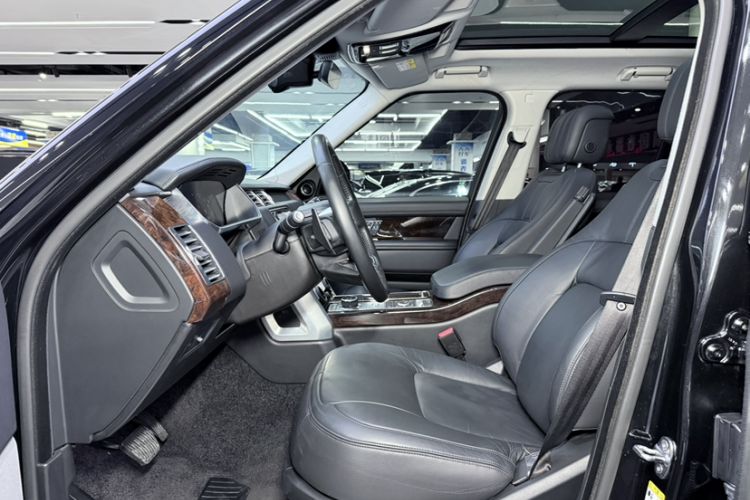Used Land Rover Range 2020 3.0 L6 Grand Edition Interior 2