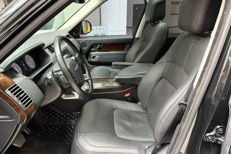 Used Land Rover Range 2020 3.0 L6 Legacy Edition Interior 2