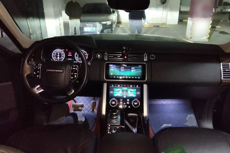 Used Land Rover Range 2020 3.0 L6 Long-Wheelbase Legacy Interior 2