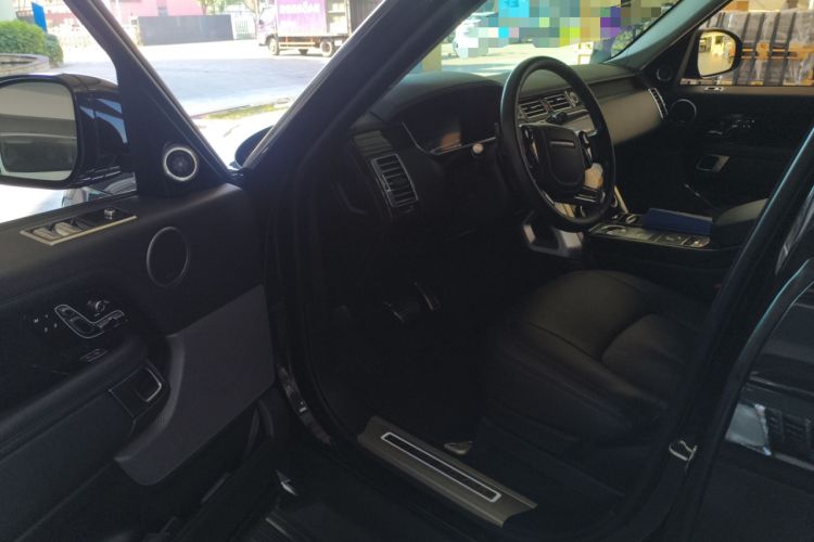 Used Land Rover Range 2020 3.0 L6 Long-Wheelbase Legacy Interior 3