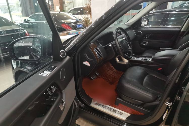 Used Land Rover Range 2020 3.0 L6 Long-Wheelbase Legacy Interior 3