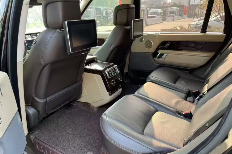 Used Land Rover Range 2020 3.0 L6 Long-Wheelbase Legacy Interior 3