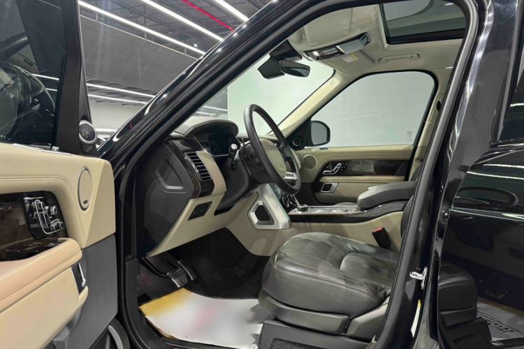 Used Land Rover Range 2020 3.0 L6 Long-Wheelbase Legacy Interior 6
