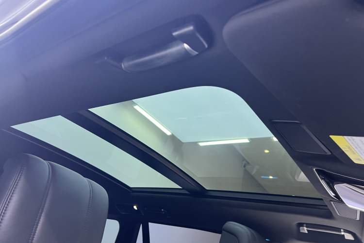 Used Land Rover Range 2020 3.0 L6 Long-Wheelbase Legacy Interior 7