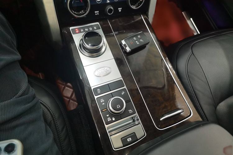 Used Land Rover Range 2020 3.0 L6 Long-Wheelbase Legacy Interior 8