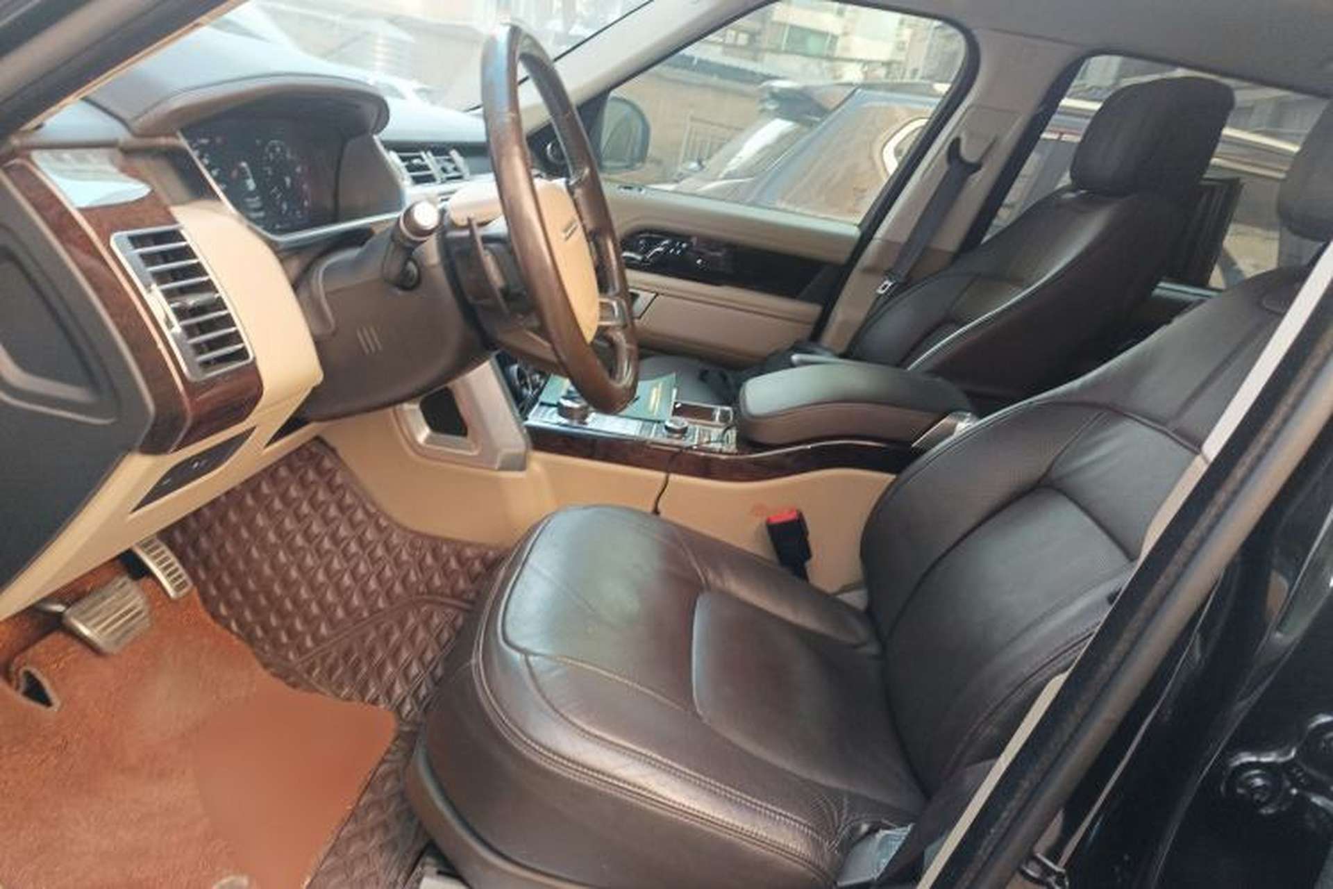 Used Land Rover Range 2020 3.0 L6 Long-Wheelbase Legacy Left Front Seat