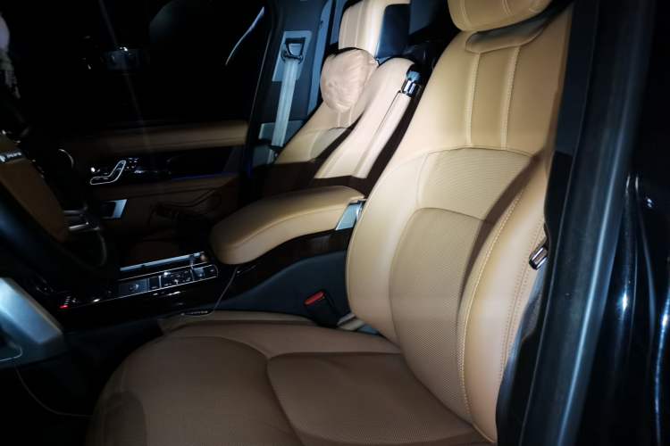 Used Land Rover Range 2020 3.0 L6 Long-Wheelbase Legacy Left Front Seat
