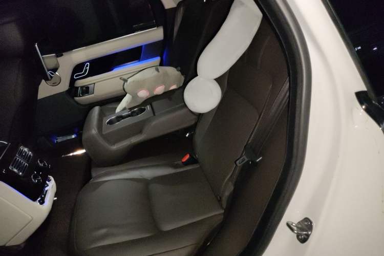 Used Land Rover Range 2020 3.0 L6 Long-Wheelbase Legacy Left Rear Seat