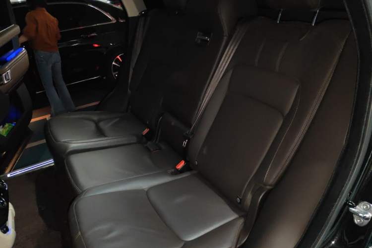 Used Land Rover Range 2020 3.0 L6 Long-Wheelbase Legacy Left Rear Seat