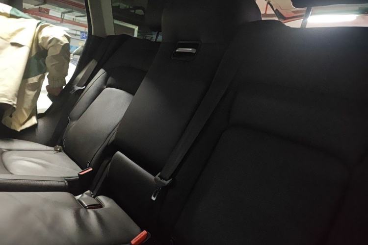 Used Land Rover Range 2020 3.0 L6 Long-Wheelbase Legacy Left Rear Seat