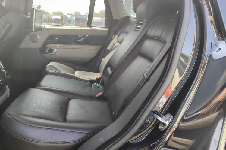 Used Land Rover Range 2020 3.0 L6 Long-Wheelbase Legacy Left Rear Seat