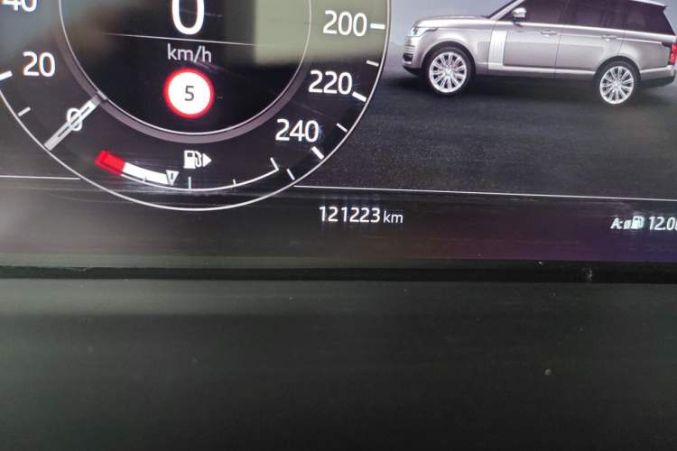 Used Land Rover Range 2020 3.0 L6 Legacy Edition Odometer Close Up