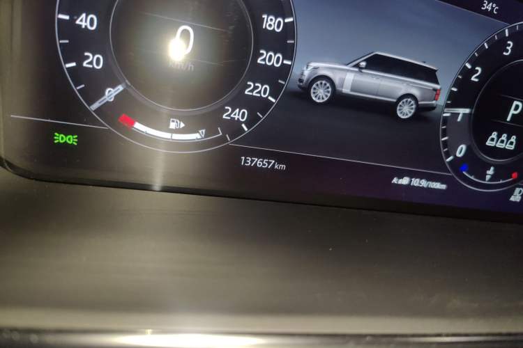 Used Land Rover Range 2020 3.0 L6 Grand Edition Odometer Close Up