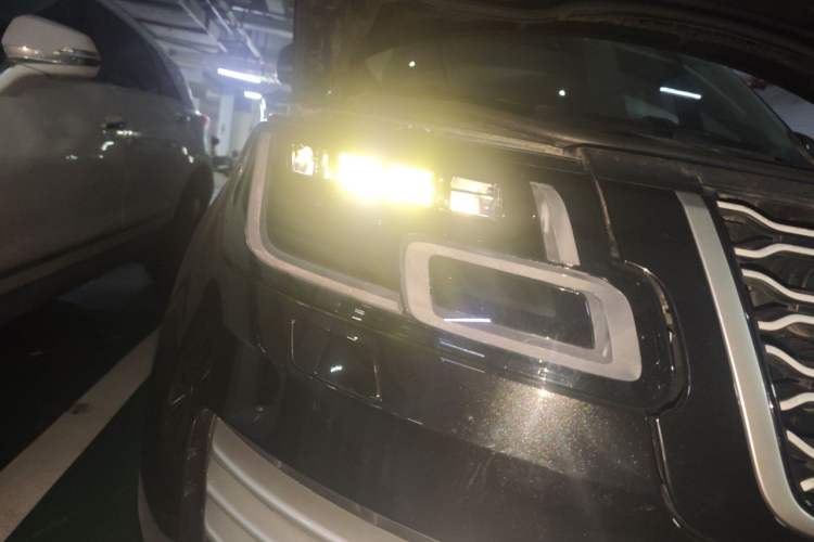 Used Land Rover Range 2020 3.0 L6 Long-Wheelbase Legacy Right Front Headlight