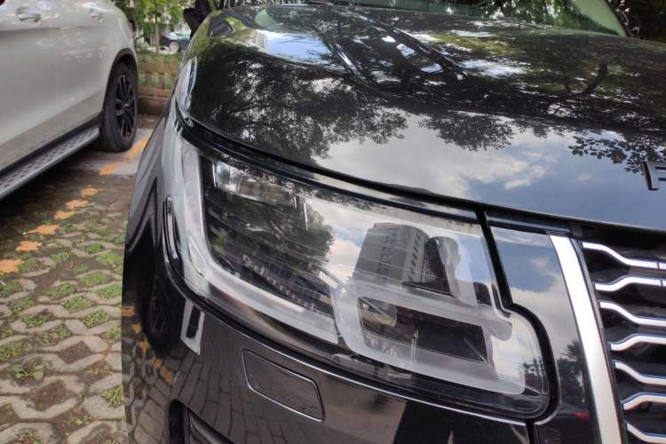 Used Land Rover Range 2020 3.0 L6 Legacy Edition Right Front Headlight