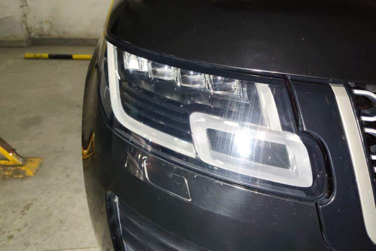 Used Land Rover Range 2020 3.0 L6 Long-Wheelbase Legacy Right Front Headlight