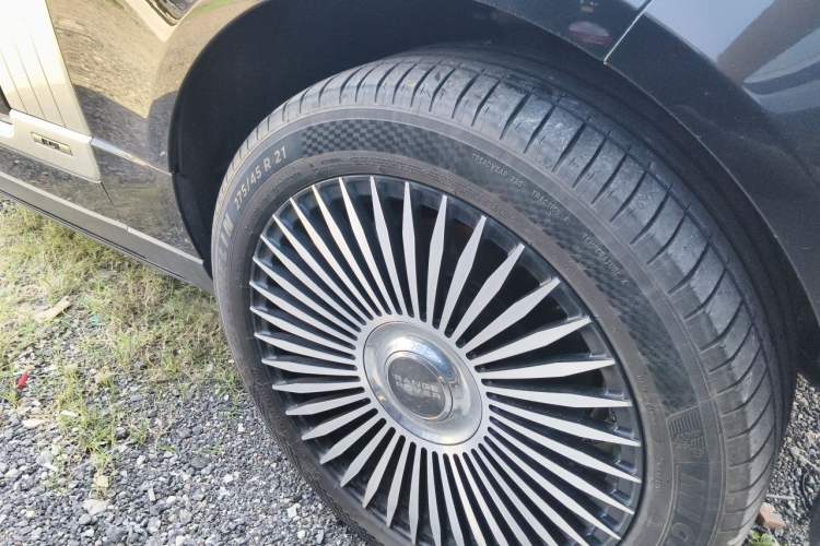 Used Land Rover Range 2020 3.0 L6 Long-Wheelbase Legacy Right Front Wheel Hub