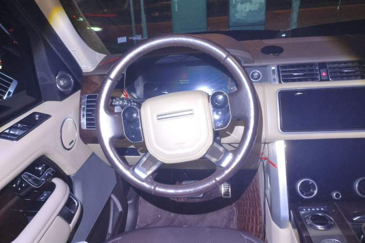 Used Land Rover Range 2020 3.0 L6 Long-Wheelbase Legacy Steering Wheel