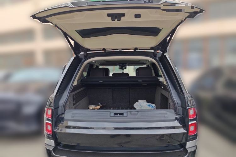 Used Land Rover Range 2020 3.0 L6 Legacy Edition Trunk