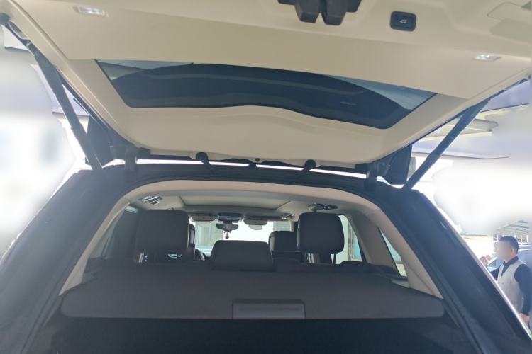 Used Land Rover Range 2020 3.0 L6 Long-Wheelbase Legacy Trunk