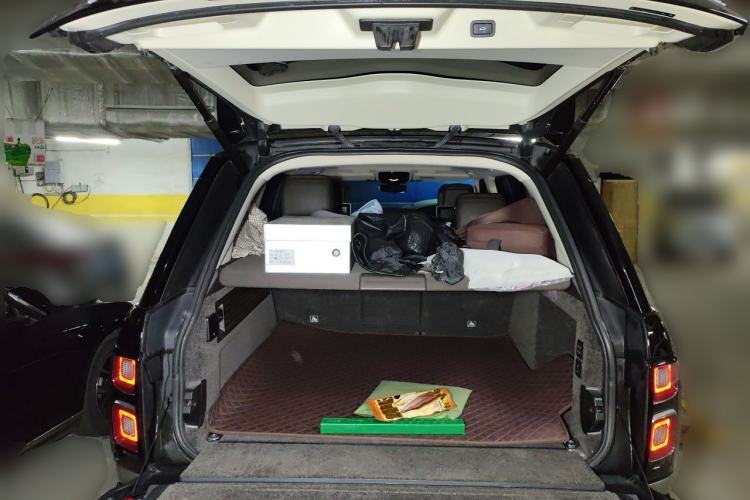 Used Land Rover Range 2020 3.0 L6 Long-Wheelbase Legacy Trunk