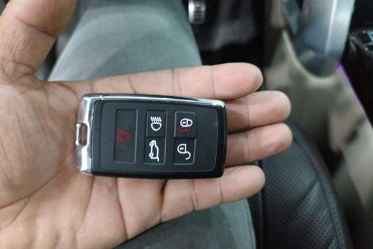 Used Land Rover Range 2020 3.0 L6 Long-Wheelbase Legacy Vehicle Key
