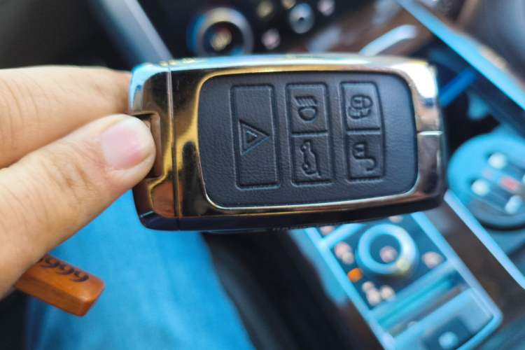 Used Land Rover Range 2020 3.0 L6 Legacy Edition Vehicle Key