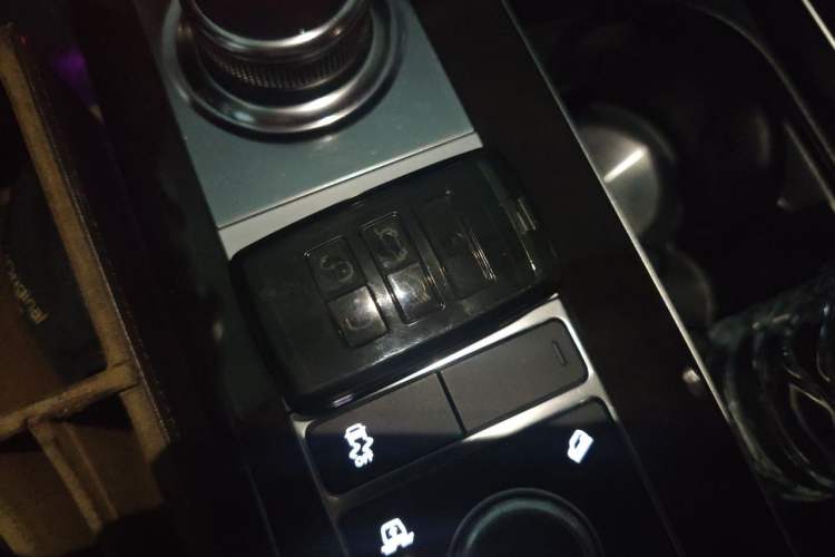 Used Land Rover Range 2020 3.0 L6 Long-Wheelbase Legacy Vehicle Key