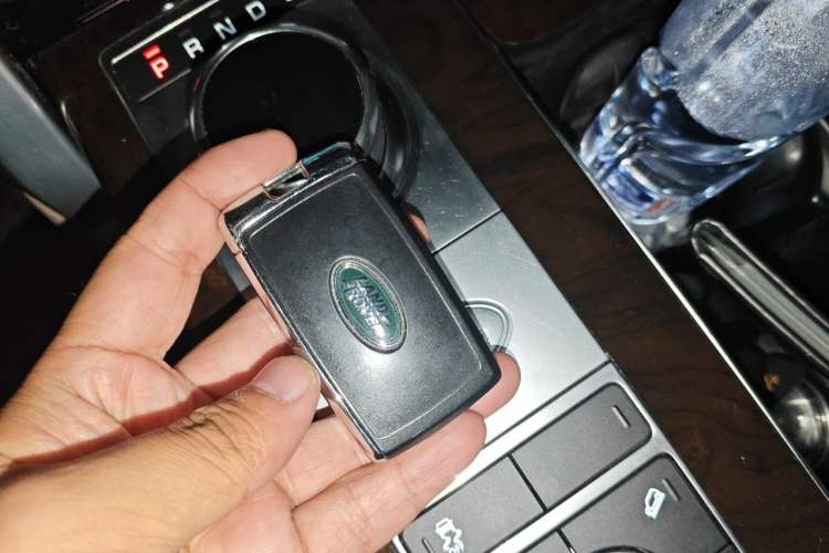 Used Land Rover Range 2020 3.0 L6 Long-Wheelbase Legacy Vehicle Key