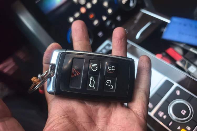 Used Land Rover Range 2020 3.0 L6 Grand Edition Vehicle Key