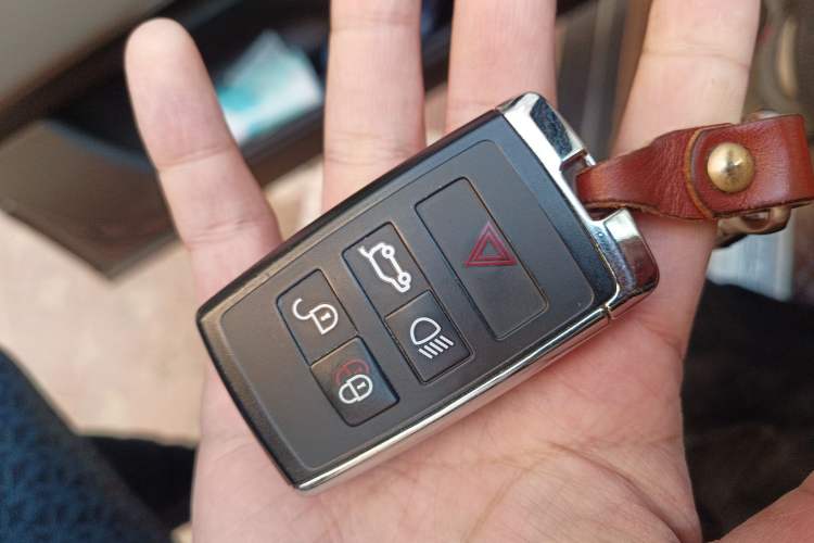 Used Land Rover Range 2020 3.0 L6 Long-Wheelbase Legacy Vehicle Key