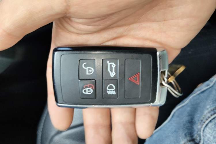Used Land Rover Range 2020 3.0 L6 Grand Edition Vehicle Key
