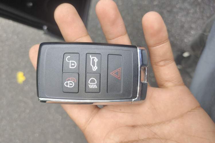 Used Land Rover Range 2020 3.0 L6 Long-Wheelbase Legacy Vehicle Key