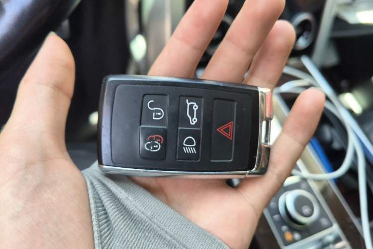 Used Land Rover Range 2020 3.0 L6 Long-Wheelbase Legacy Vehicle Key