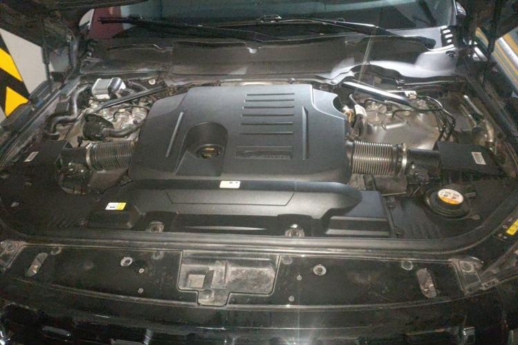 Used Land Rover Range 2020 3.0 L6 Long-Wheelbase Legacy Engine Bay