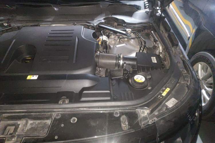 Used Land Rover Range 2020 3.0 L6 Long-Wheelbase Legacy Engine Bay Left
