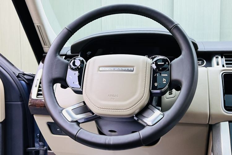 Used Land Rover Range 2020 3.0 L6 Long-Wheelbase Legacy Interior 1
