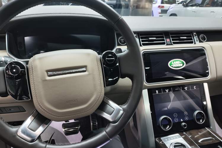 Used Land Rover Range 2020 3.0 L6 Long-Wheelbase Legacy Interior 6