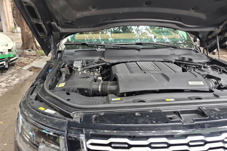 Used Land Rover Range 2020 5.0 SC V8 SVA Summit Edition Extended Version Engine Bay Right