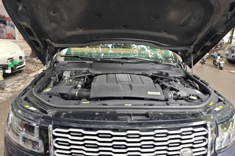 Used Land Rover Range 2020 5.0 SC V8 SVA Summit Edition Extended Version Engine Bay