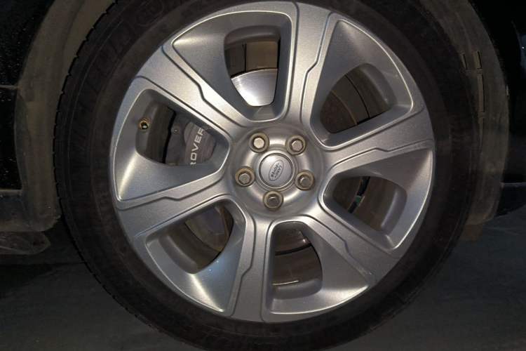 Used Land Rover Range 2020 3.0 L6 Long-Wheelbase Legacy Right Front Wheel Hub