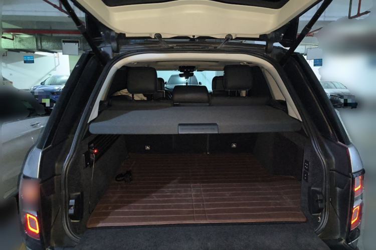 Used Land Rover Range 2020 3.0 L6 Long-Wheelbase Legacy Trunk