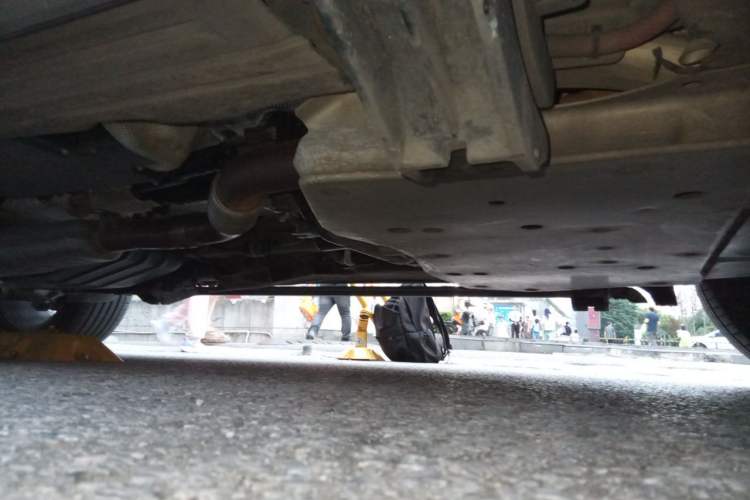 Used Land Rover Range 2020 3.0 L6 Long-Wheelbase Legacy Chassis Front Right