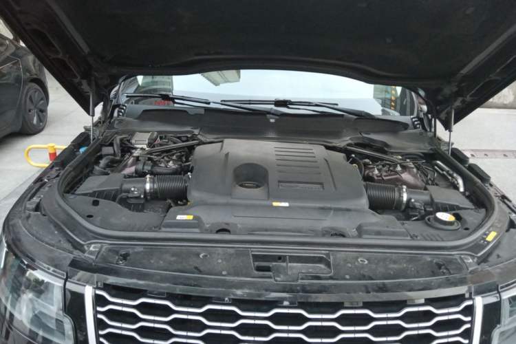 Used Land Rover Range 2020 3.0 L6 Long-Wheelbase Legacy Engine Bay