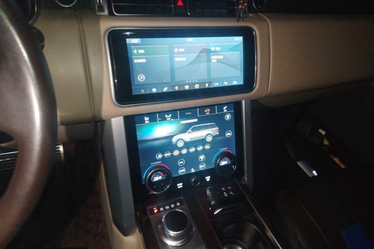 Used Land Rover Range 2020 3.0 L6 Long-Wheelbase Legacy Audio And AC Panel