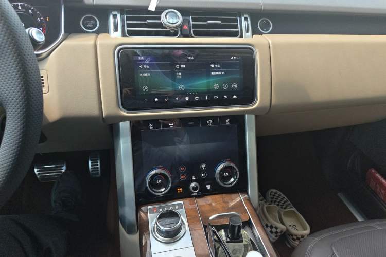 Used Land Rover Range 2020 3.0 L6 Long-Wheelbase Legacy Audio And AC Panel