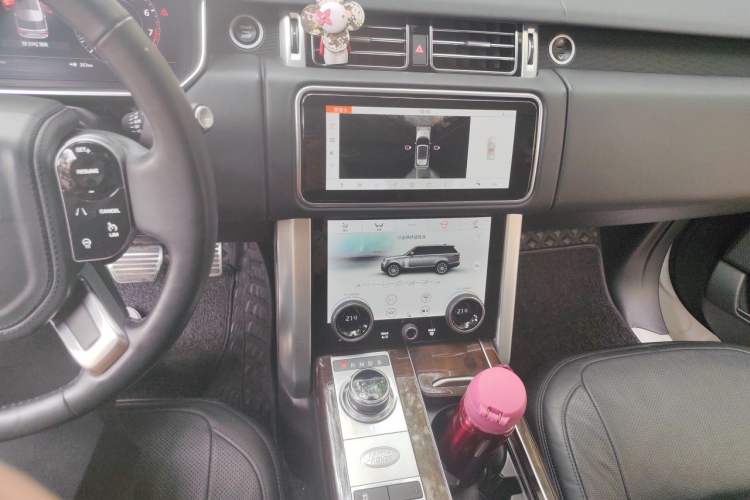 Used Land Rover Range 2020 3.0 L6 Legacy Edition Audio And AC Panel