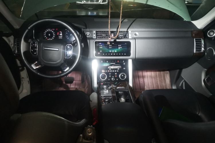 Used Land Rover Range 2020 3.0 L6 Grand Edition Center Console
