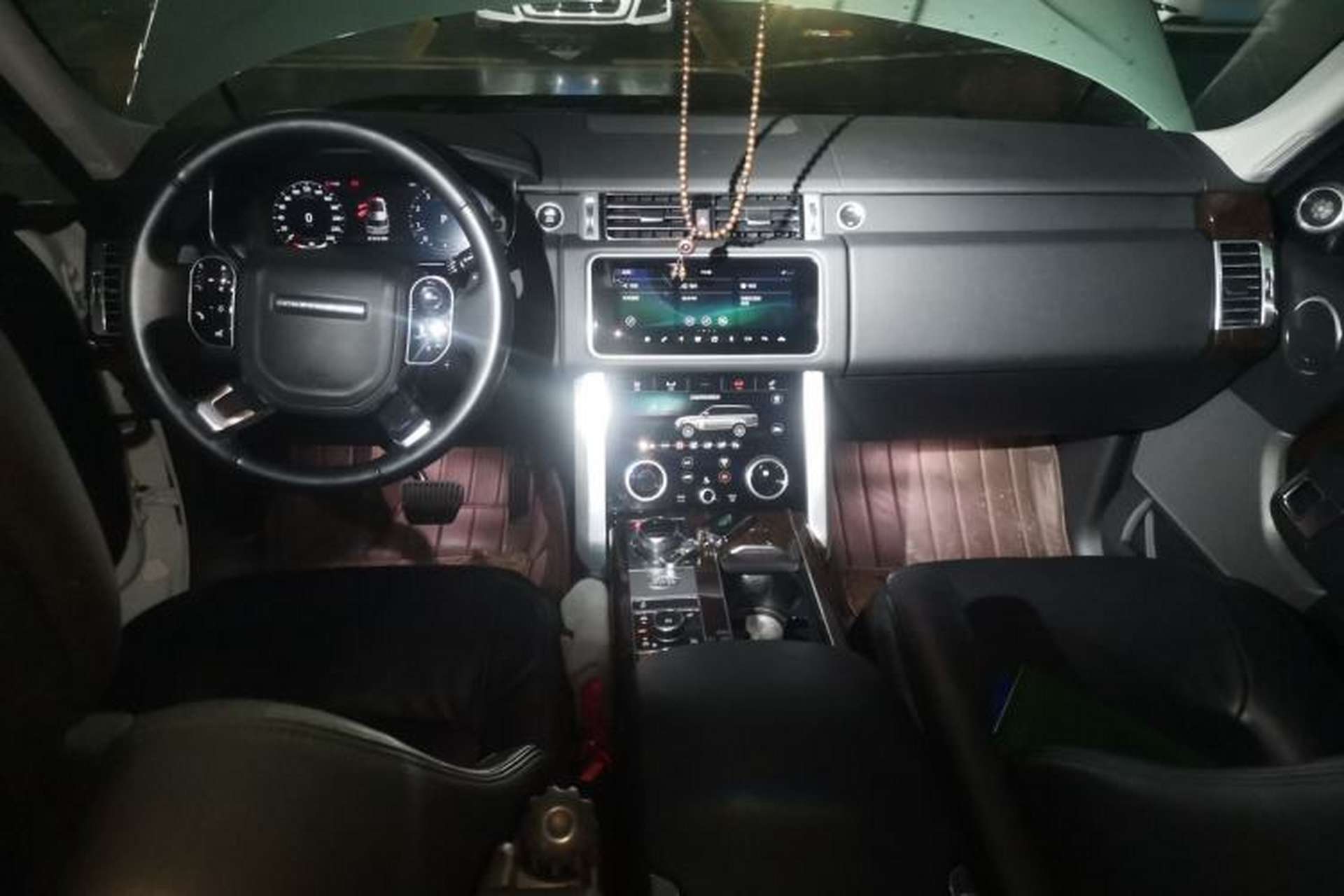 Used Land Rover Range 2020 3.0 L6 Grand Edition Center Console